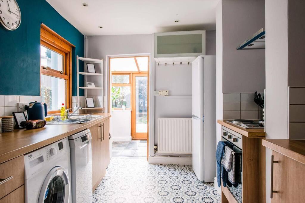 Gorgeous Victorian House Sleeps 6 In Cardiff Villa Kültér fotó